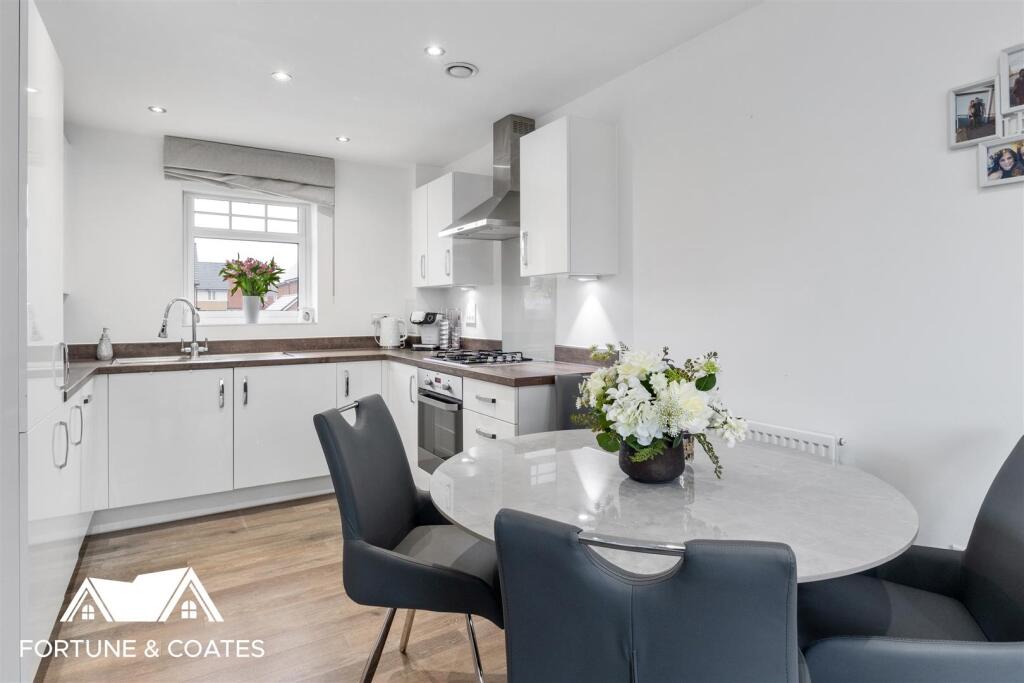 Kingfisher Way_019.jpg