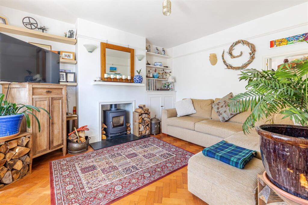 A12 - 9 Broad Park, Dartmouth - 250924.jpg