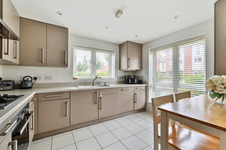 1298564 8 6835986a74f32.nef