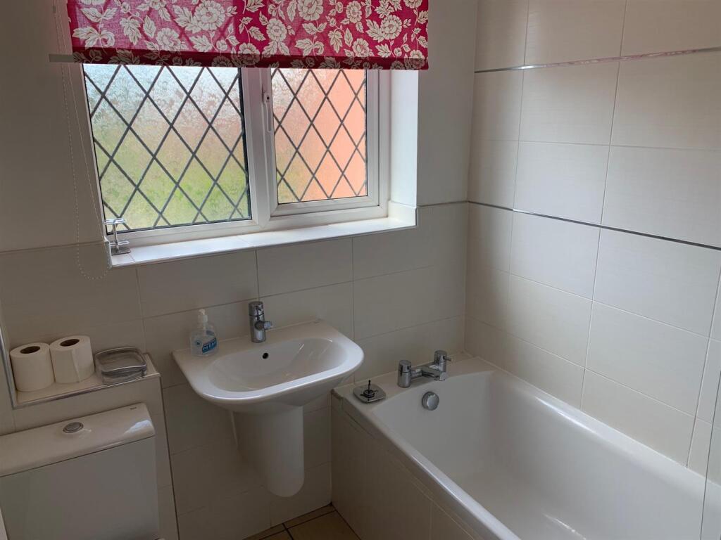 Dame Hollow, Heald Green, Stockport, SK8 3HX