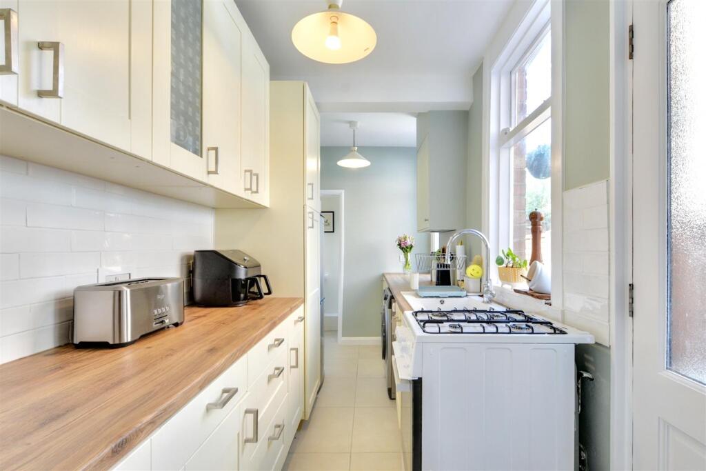 Kitchen_1.jpeg