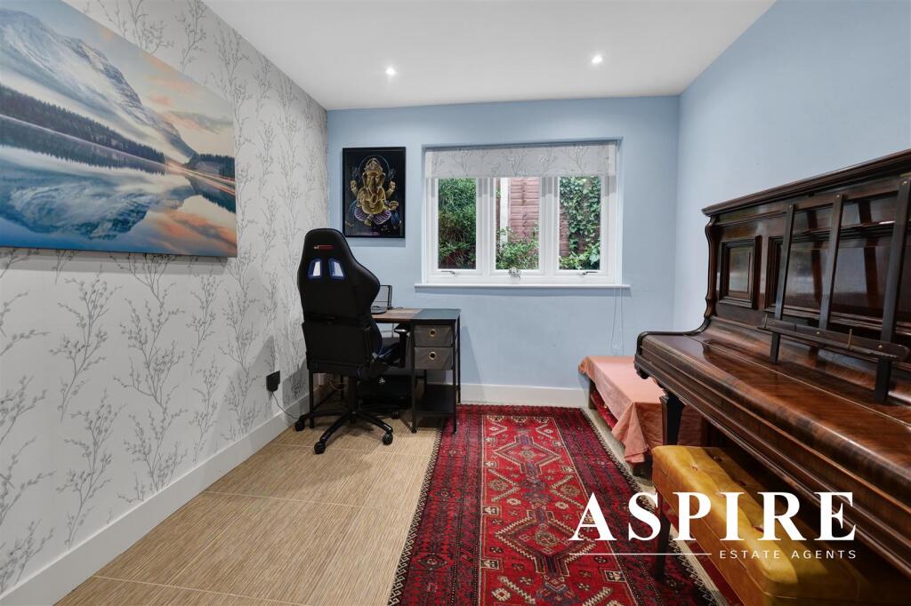 Aspire Estate Agents86.jpg