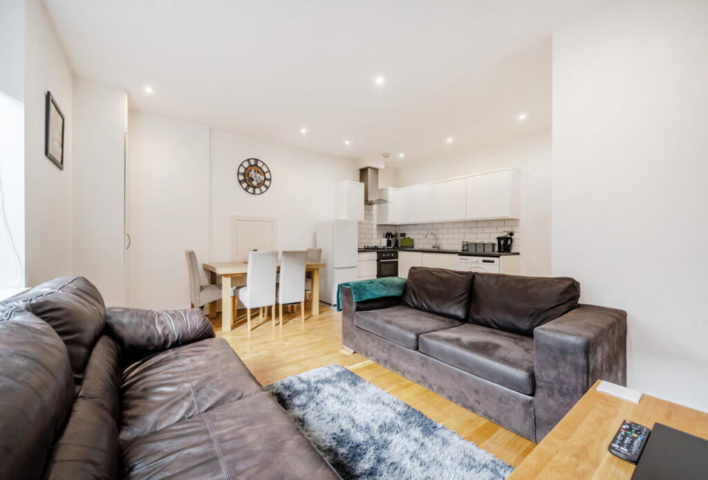 1340933-4-68a6e0a...