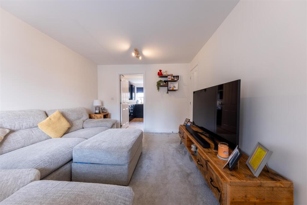 15 Hazelhurst Way-008.jpg