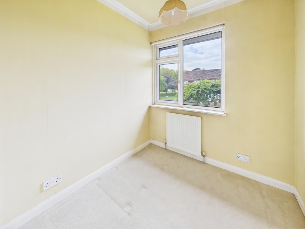 CAM01354G0-PR0502-STILL013