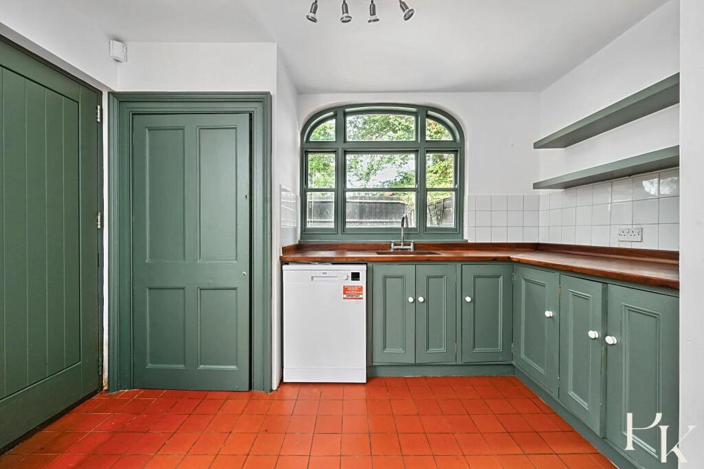 17 Marine Avenue BN3 (9).jpg