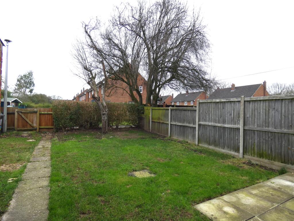 Pic 11 Garden.JPG