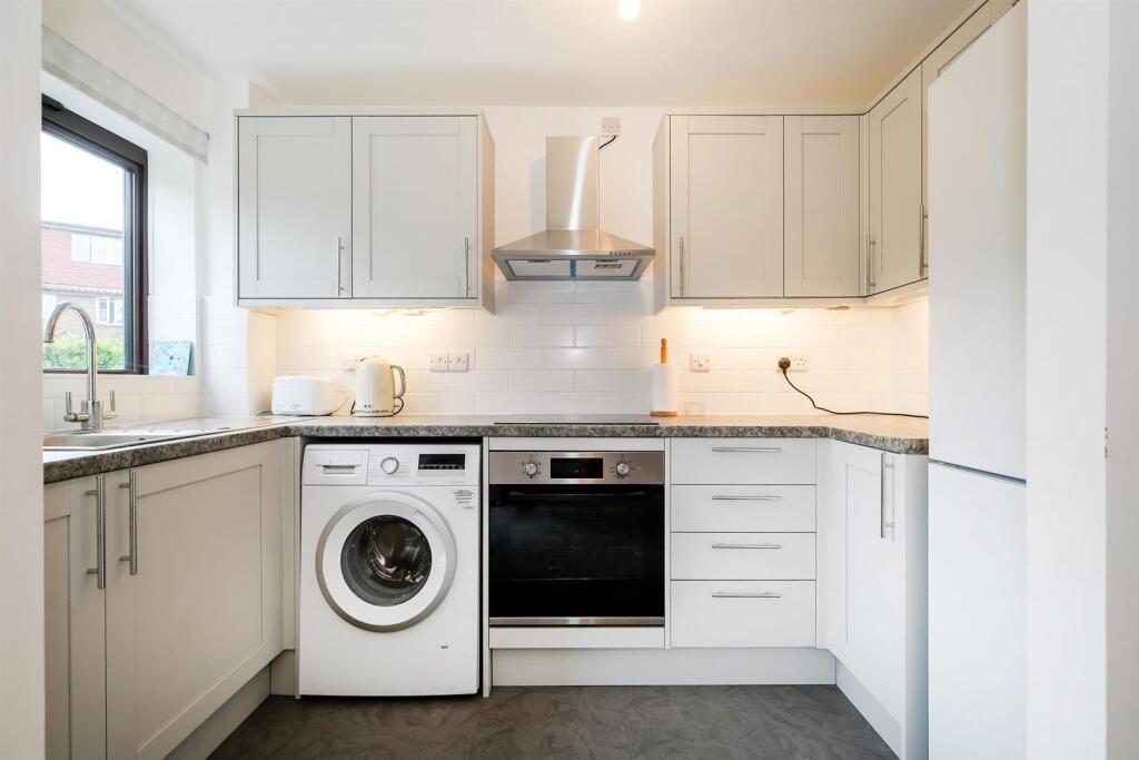 27 Winningales Court-8_web.jpg