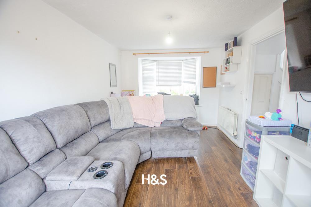 38 anchor lane - lounge..jpg