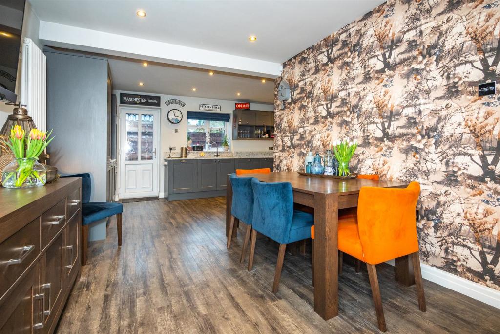 Dining Area.jpg