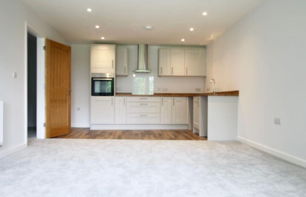 2 Woodview Kitchen.JPG
