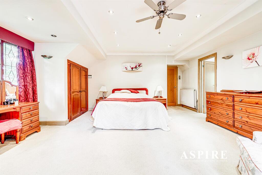 Aspire Estate Agents3.jpg