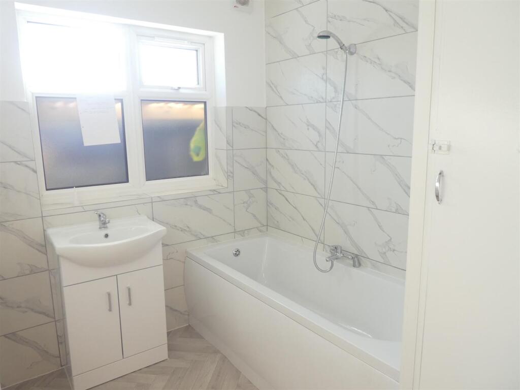 Bathroom.JPG