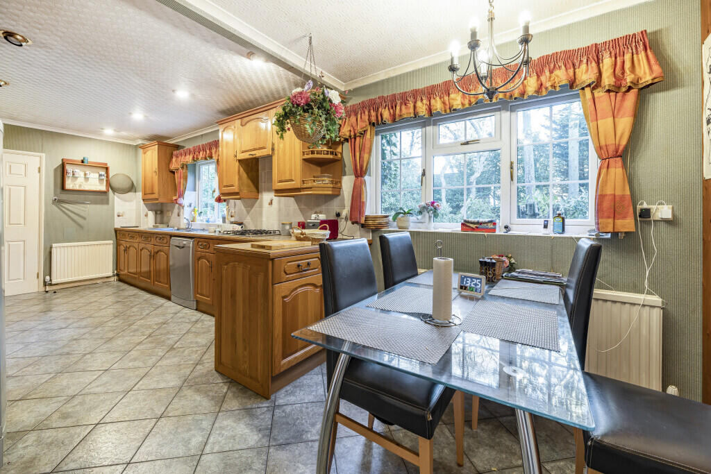 Kitchen/Breakfast Rm