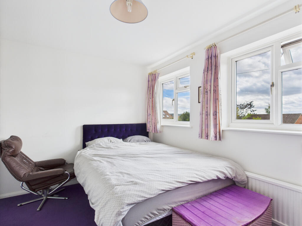 CAM01354G0-PR0548-STILL019