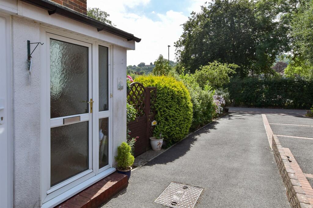 Driveway/Parking