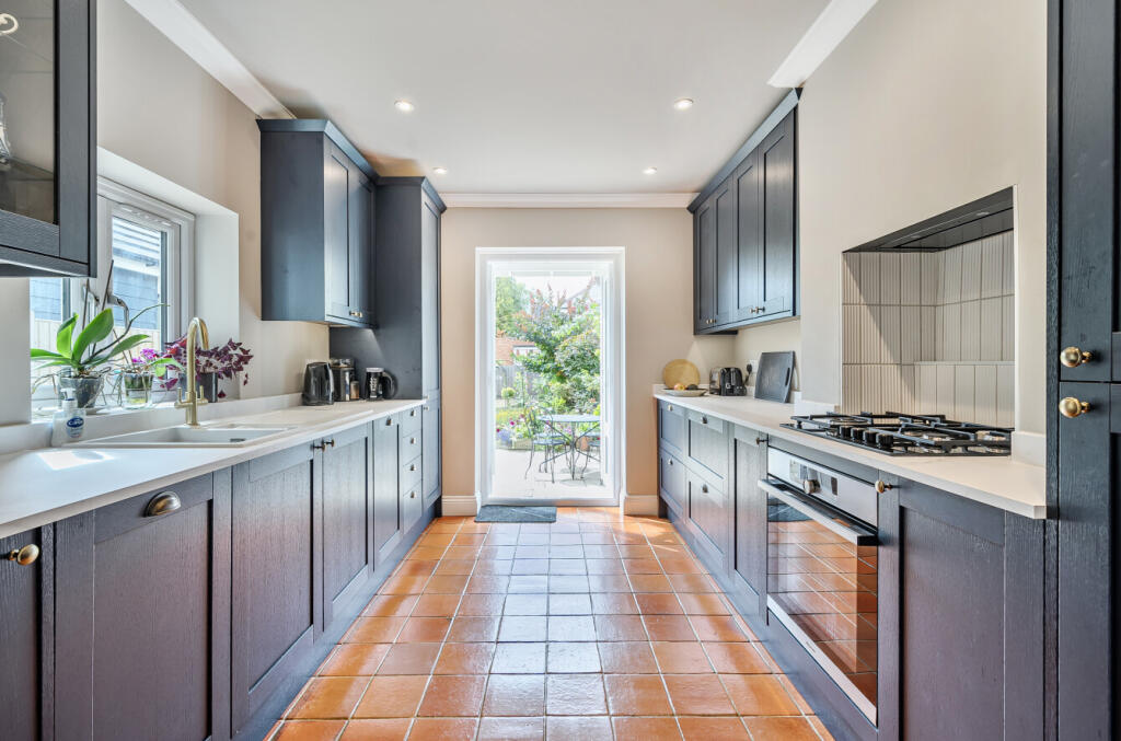 1332585-10-68adc6...