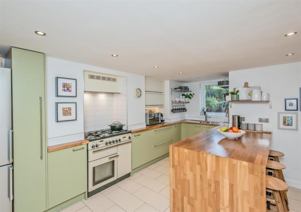 Fitted Dining Kitchen: