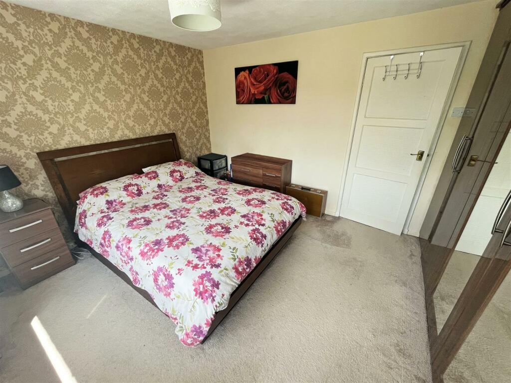 Bedroom 1 Aspect 3.jpg