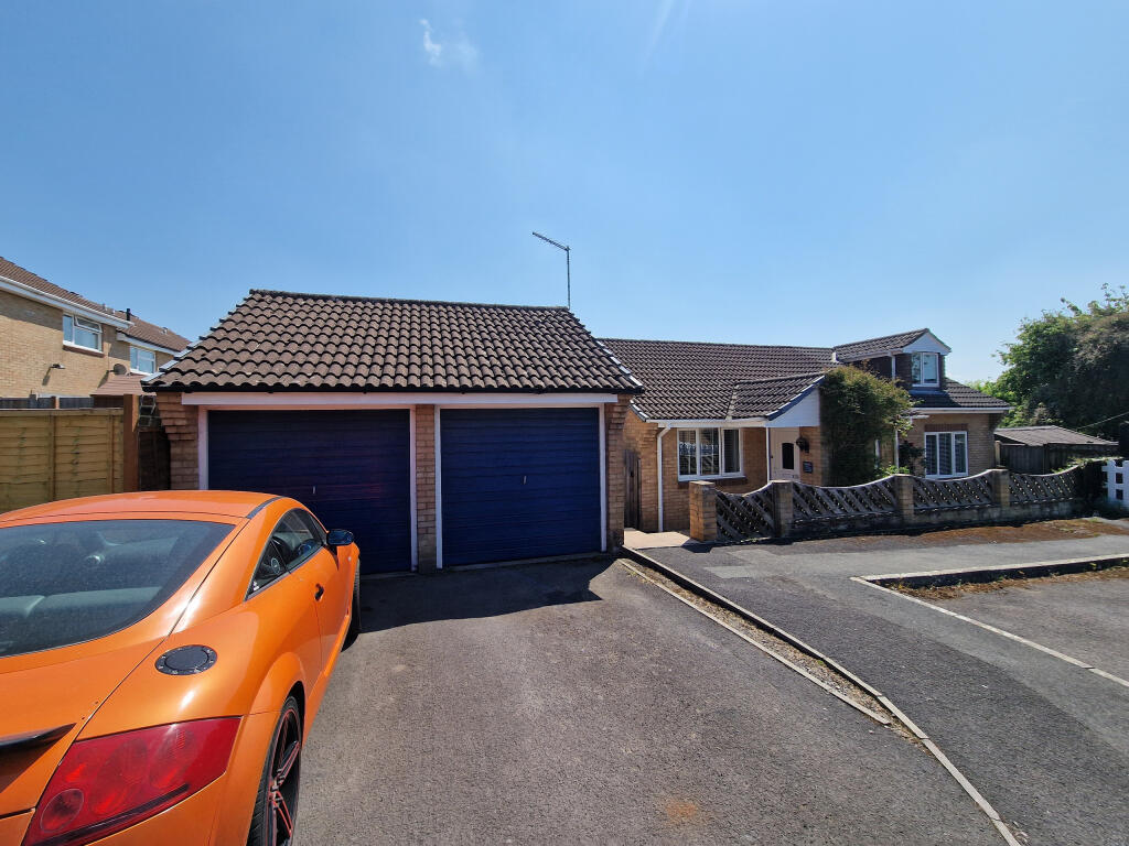Double Garage &amp; Driveway