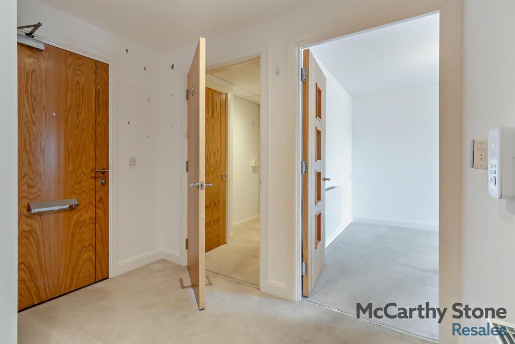 8659102-interior08-800.jpg