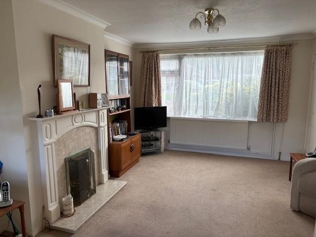 Lounge/Dining Area