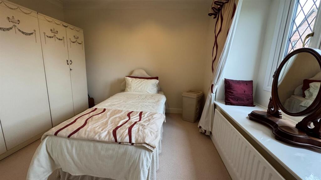 Bedroom 3 (2).jpg