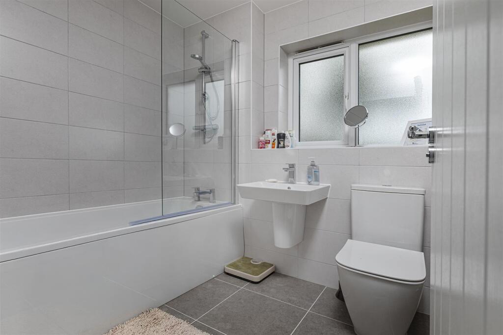 Bramleys Estate Agents - Holly Way - Honley (20).j