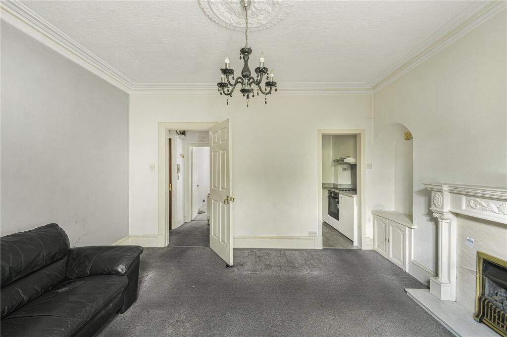 7b Claremont Place