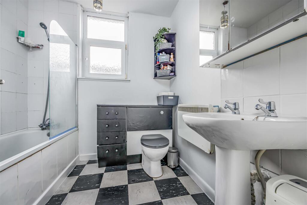 153 Landguard Road, Southsea-Small-PorticoMarketin