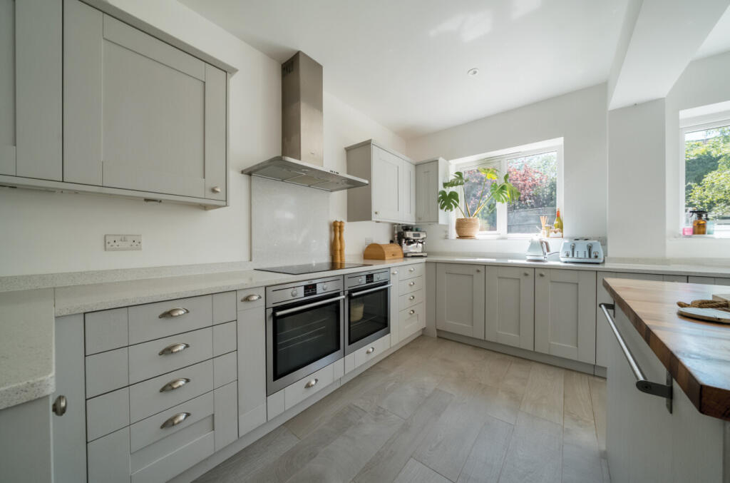 16-681dfbdd9dd91-...