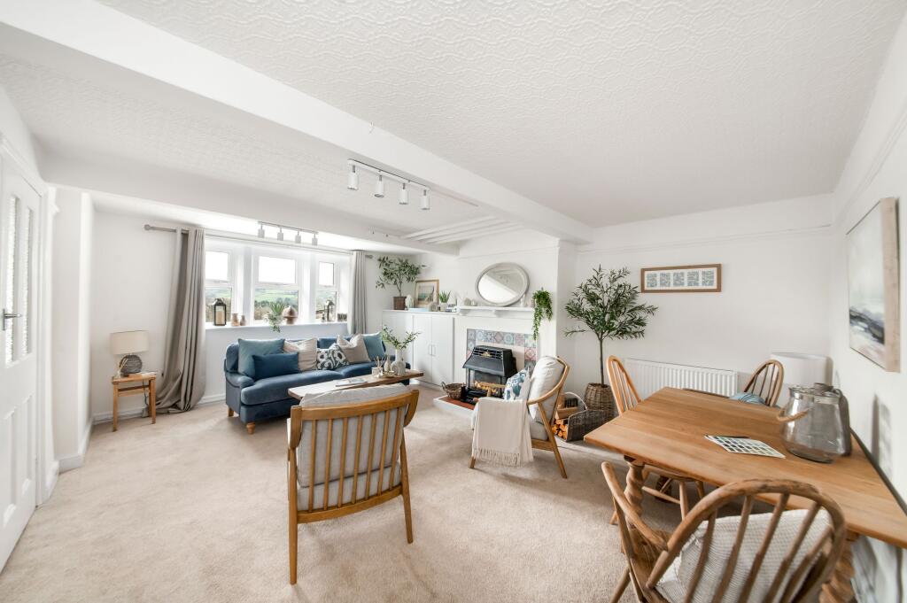LIVING/DINING ROOM