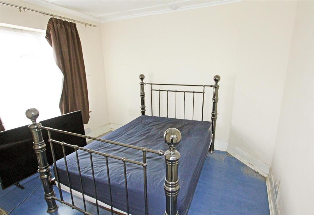 IMG_6538 bed2.jpg
