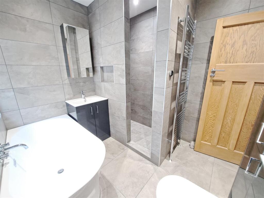 Family Bathroom Suite
