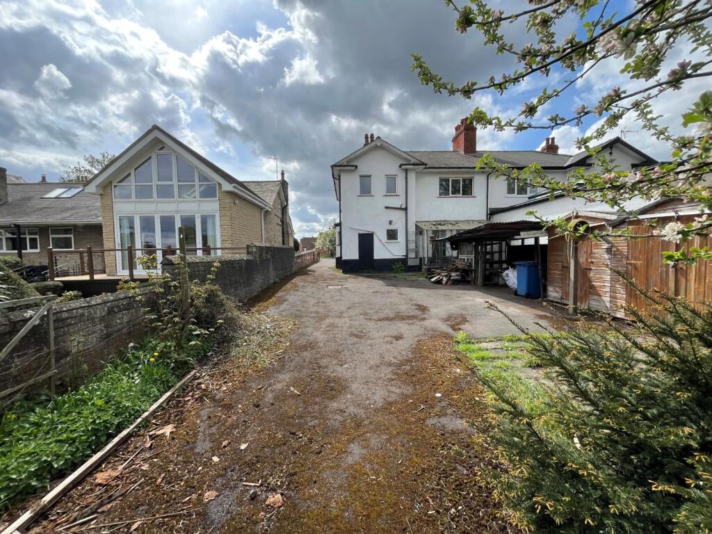 Rear view of property.jpg