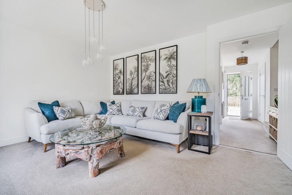 Sitting / dining room