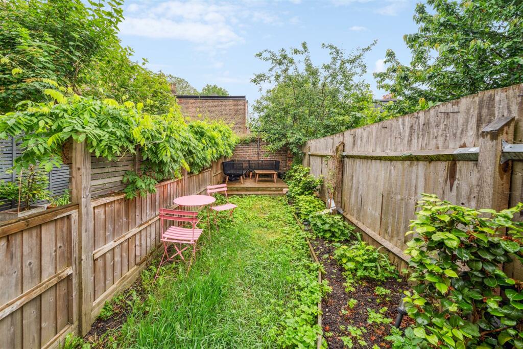 Avenue Road, W3 - FOR SALE