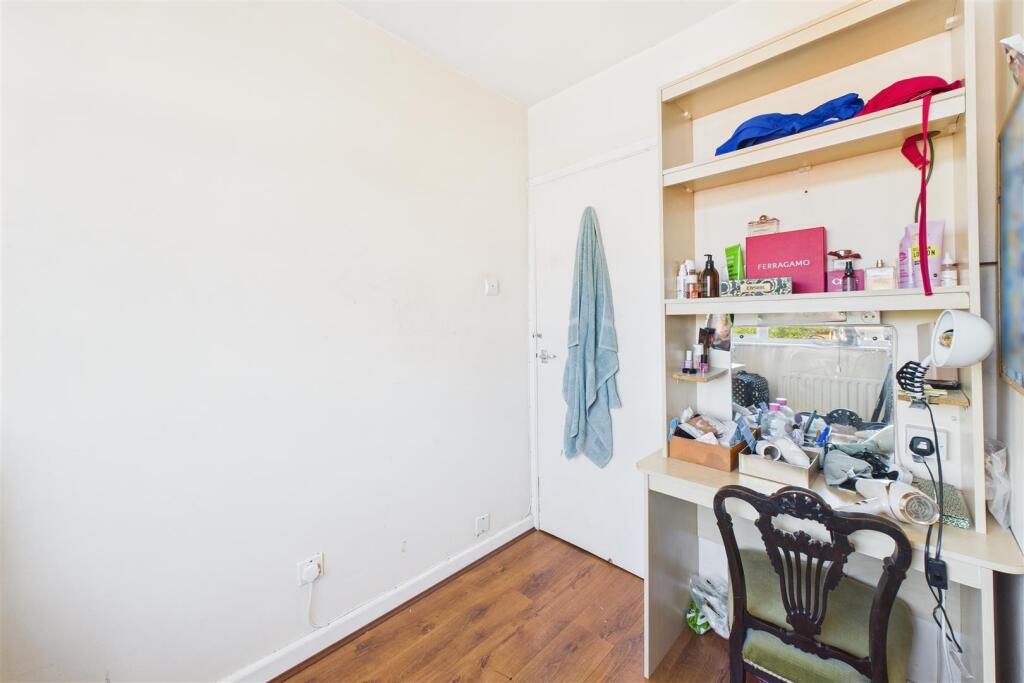 44 Hillcrest Road, Nailsea, North Somerset BS48 2J