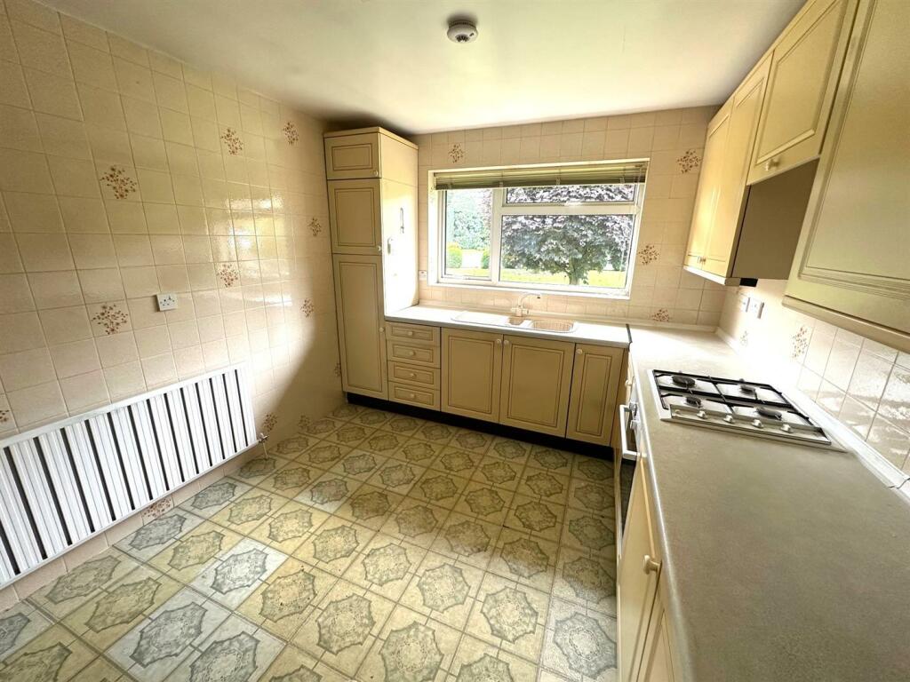 Kitchen 3.jpg