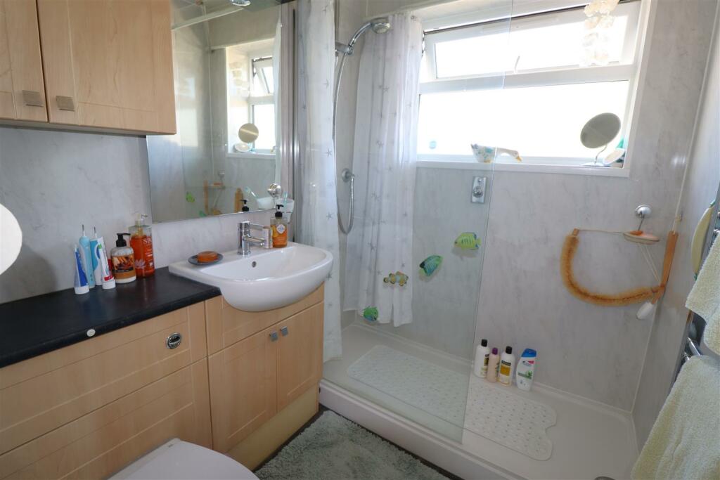 Shower Room.JPG