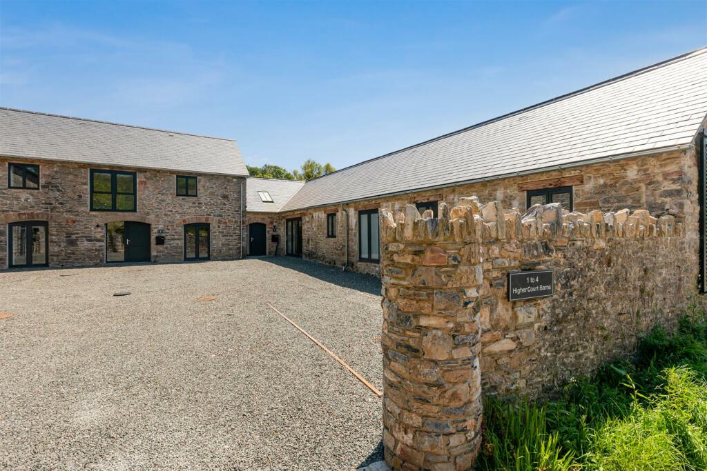 A58 - Barns @ Higher Court Barns, Littlehempston -