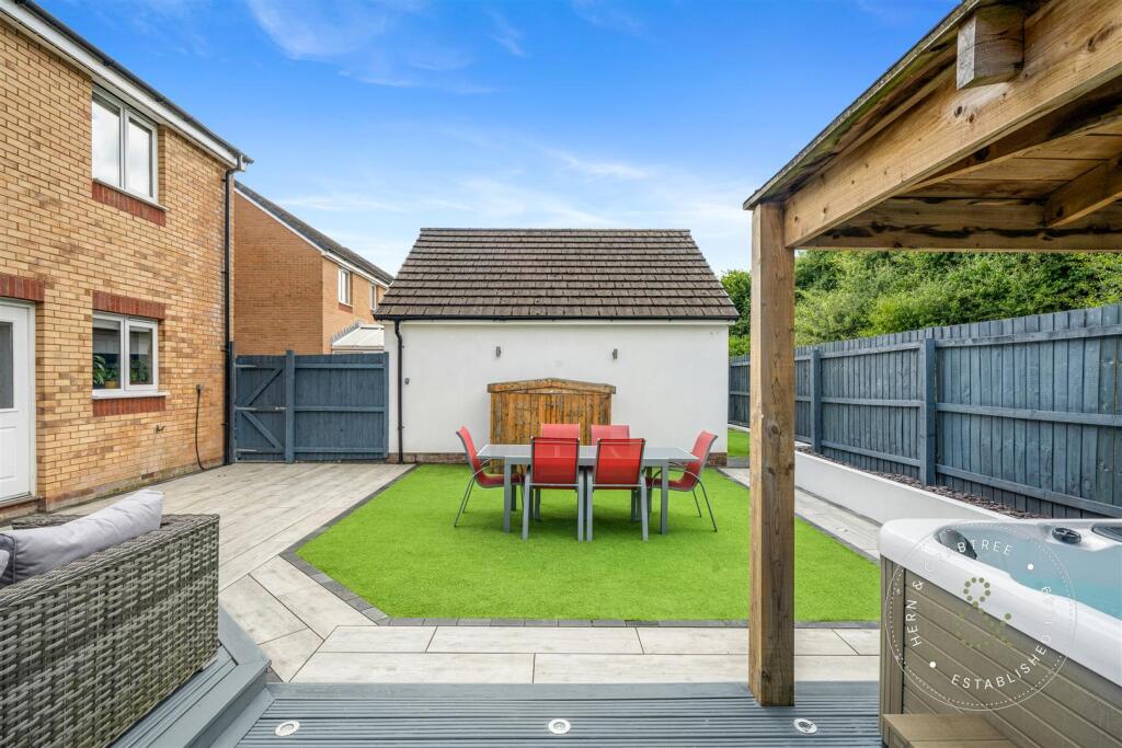 Long Heath Close, Hern Crabtree (8).jpg