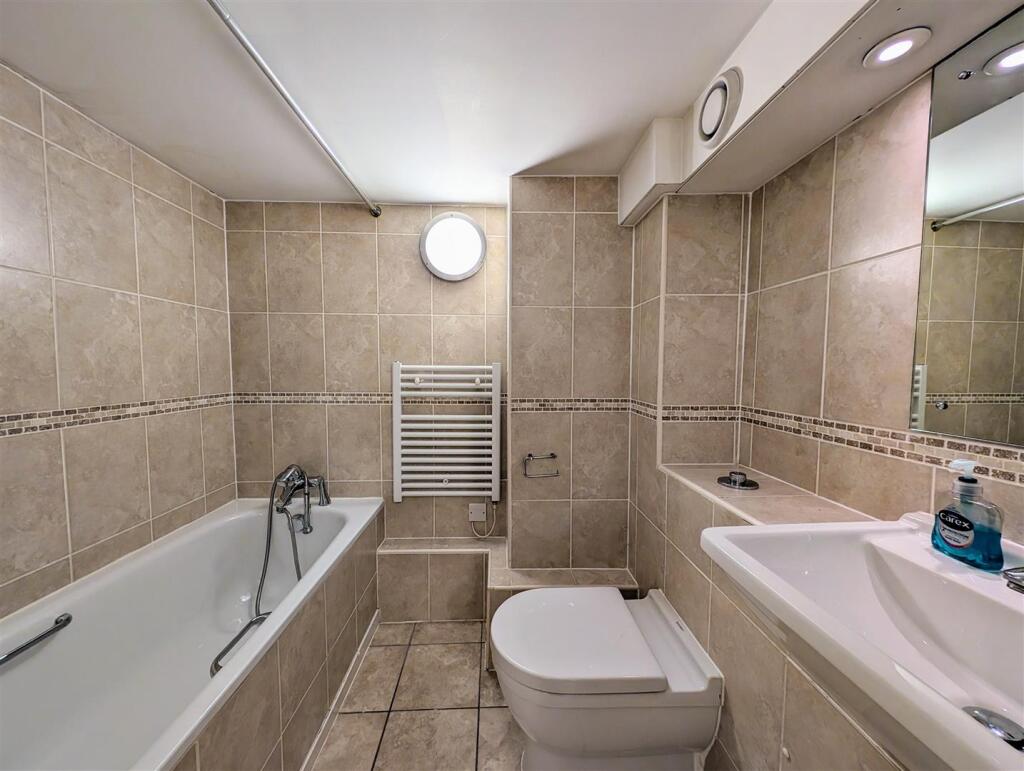 Family Bathroom.jpg