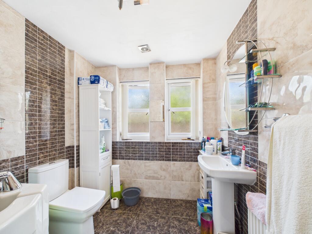 CAM02023G0-PR0161-STILL040