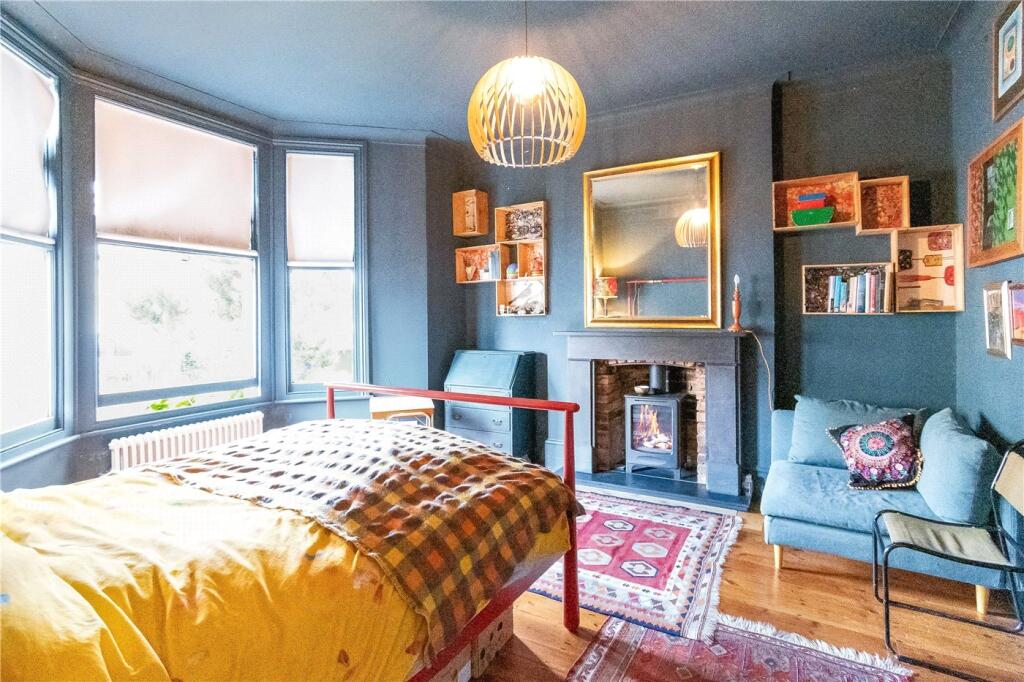 Bedroom 1 P3
