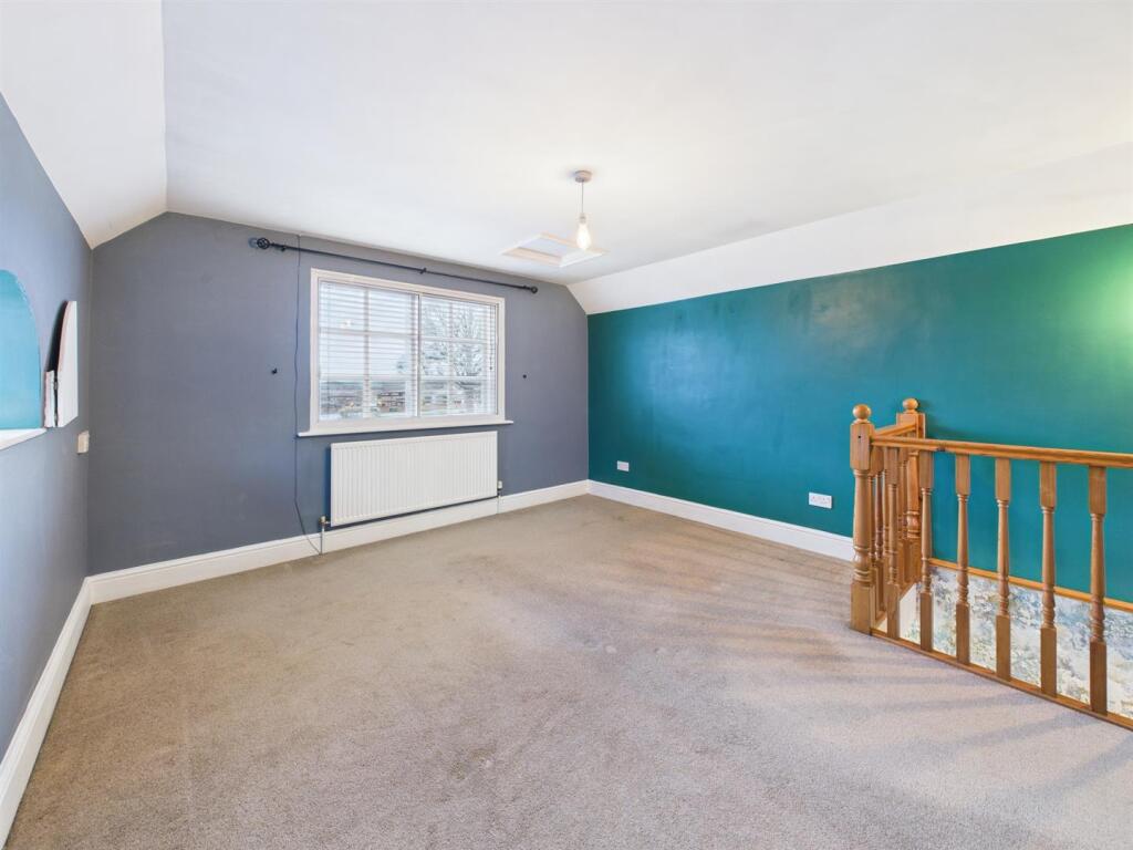 Bedroom:
