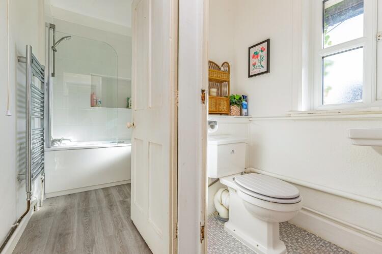 303737