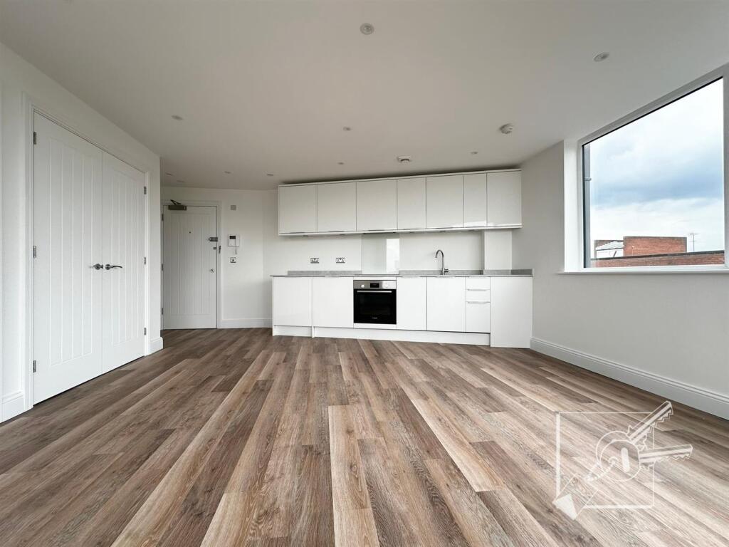 Open Plan Lounge/ Kitchen