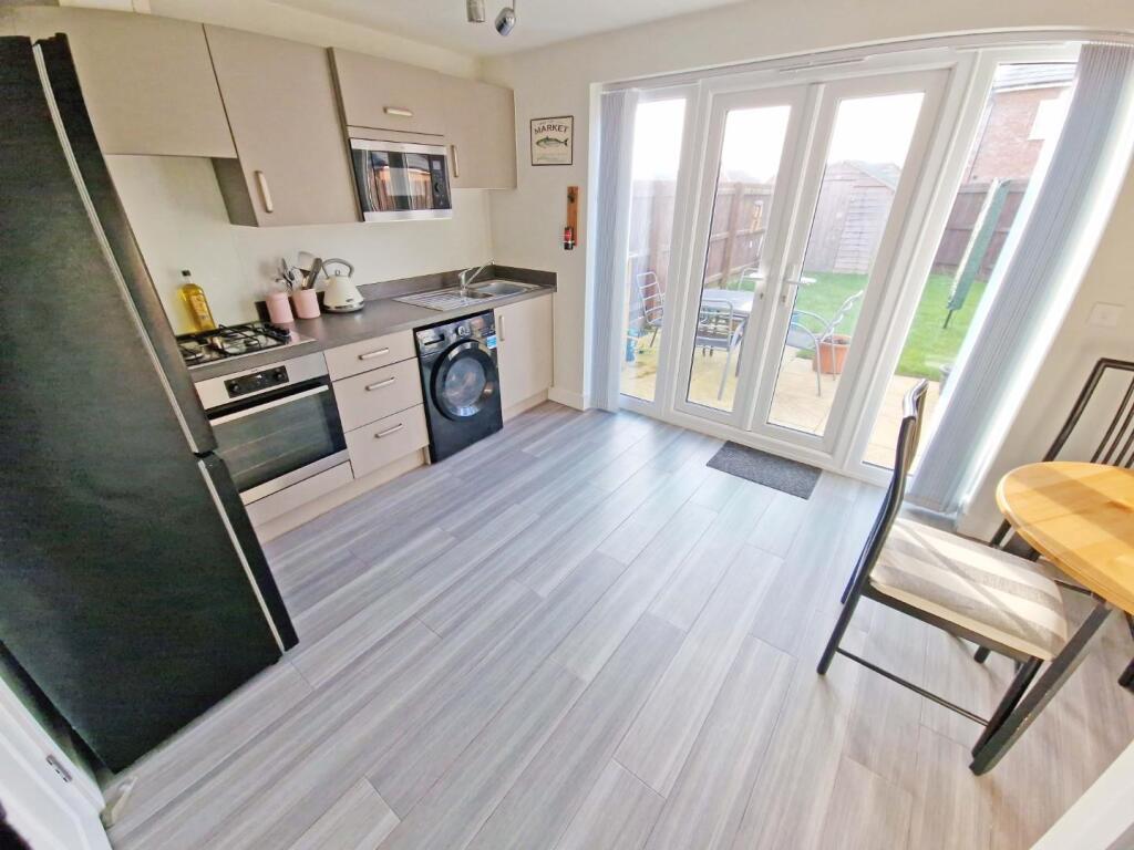 Kitchen1.jpg