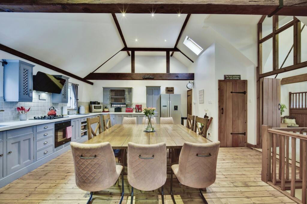 Kitchen/Dining Room